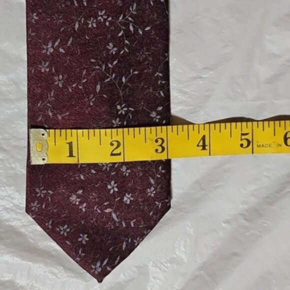 Shaquille O’Neal XLG Floral Patterned Necktie Used - Picture 8 of 9